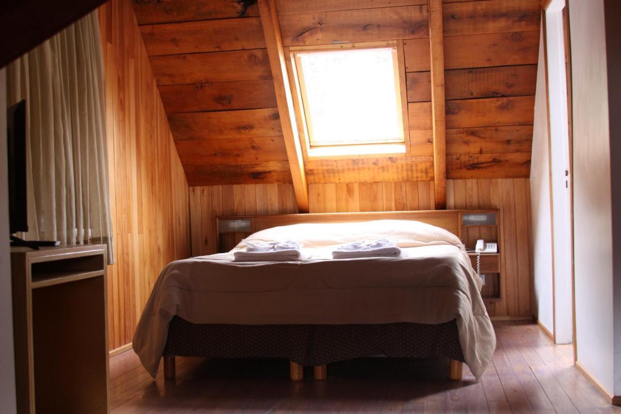 Wesley House Hosteria Boutique Сан-Мартин-де-лос-Андес Экстерьер фото
