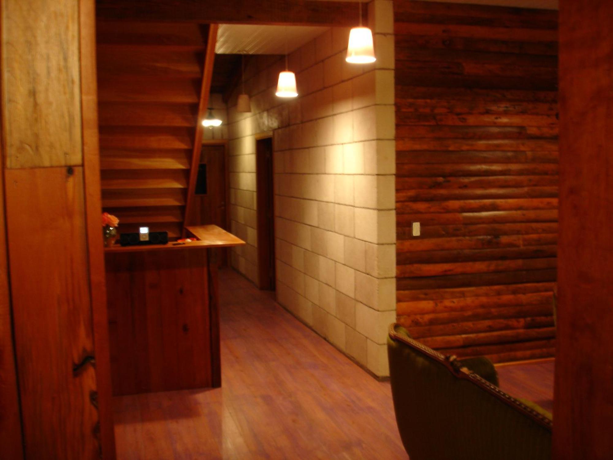 Wesley House Hosteria Boutique Сан-Мартин-де-лос-Андес Экстерьер фото