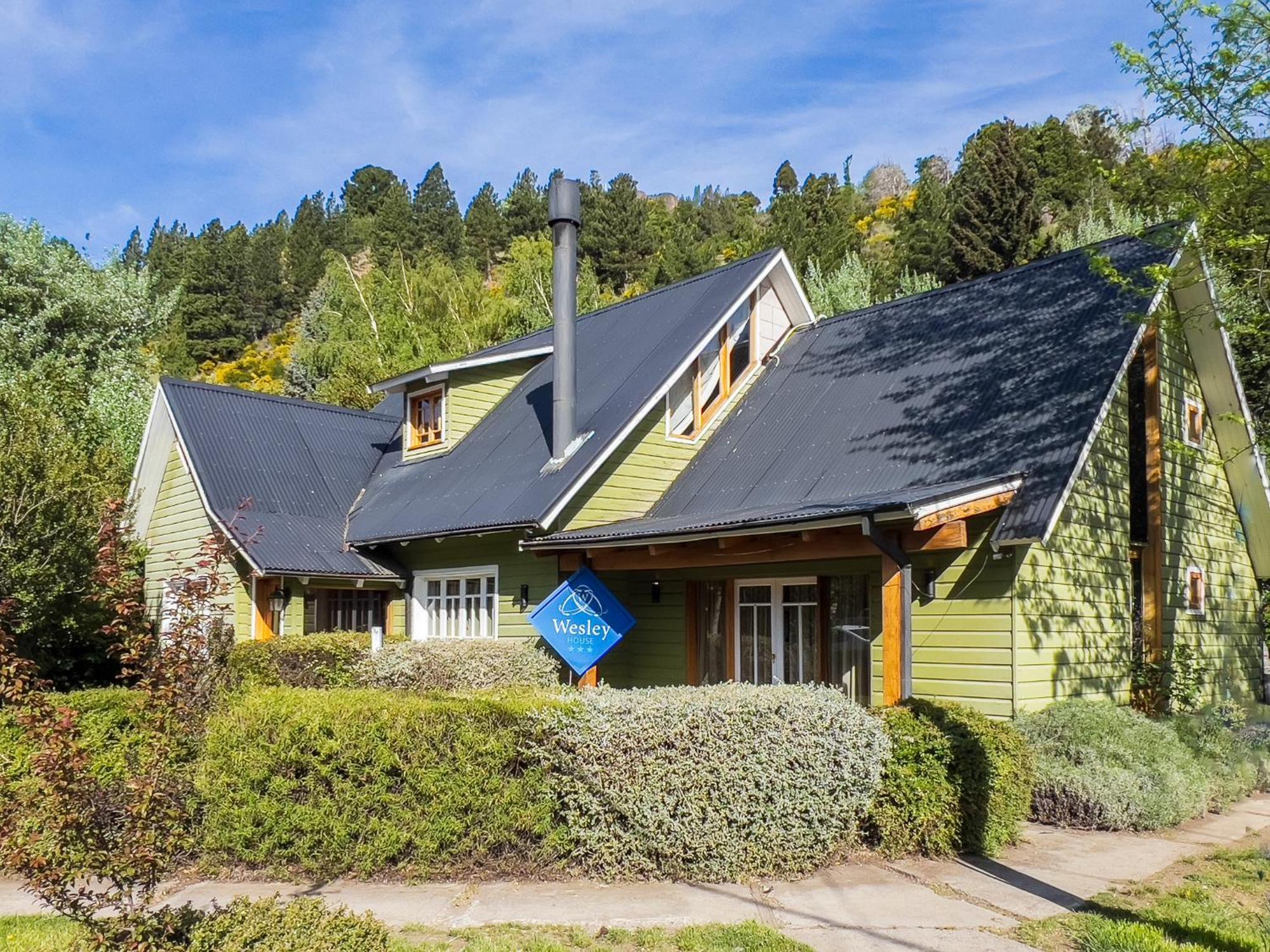 Wesley House Hosteria Boutique Сан-Мартин-де-лос-Андес Экстерьер фото