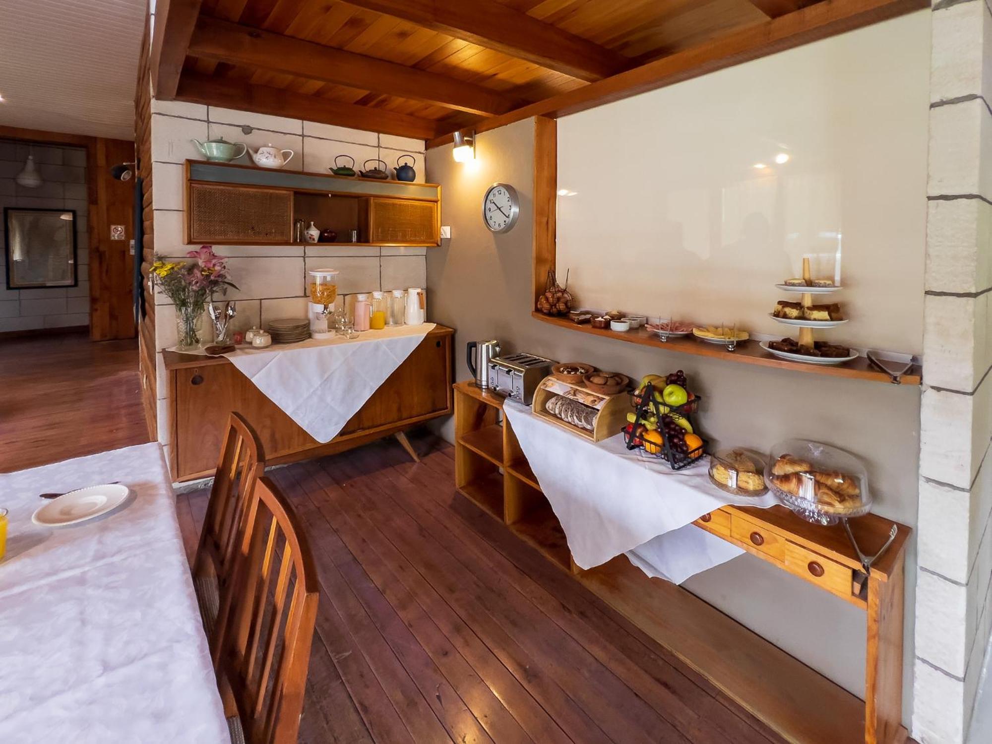 Wesley House Hosteria Boutique Сан-Мартин-де-лос-Андес Экстерьер фото