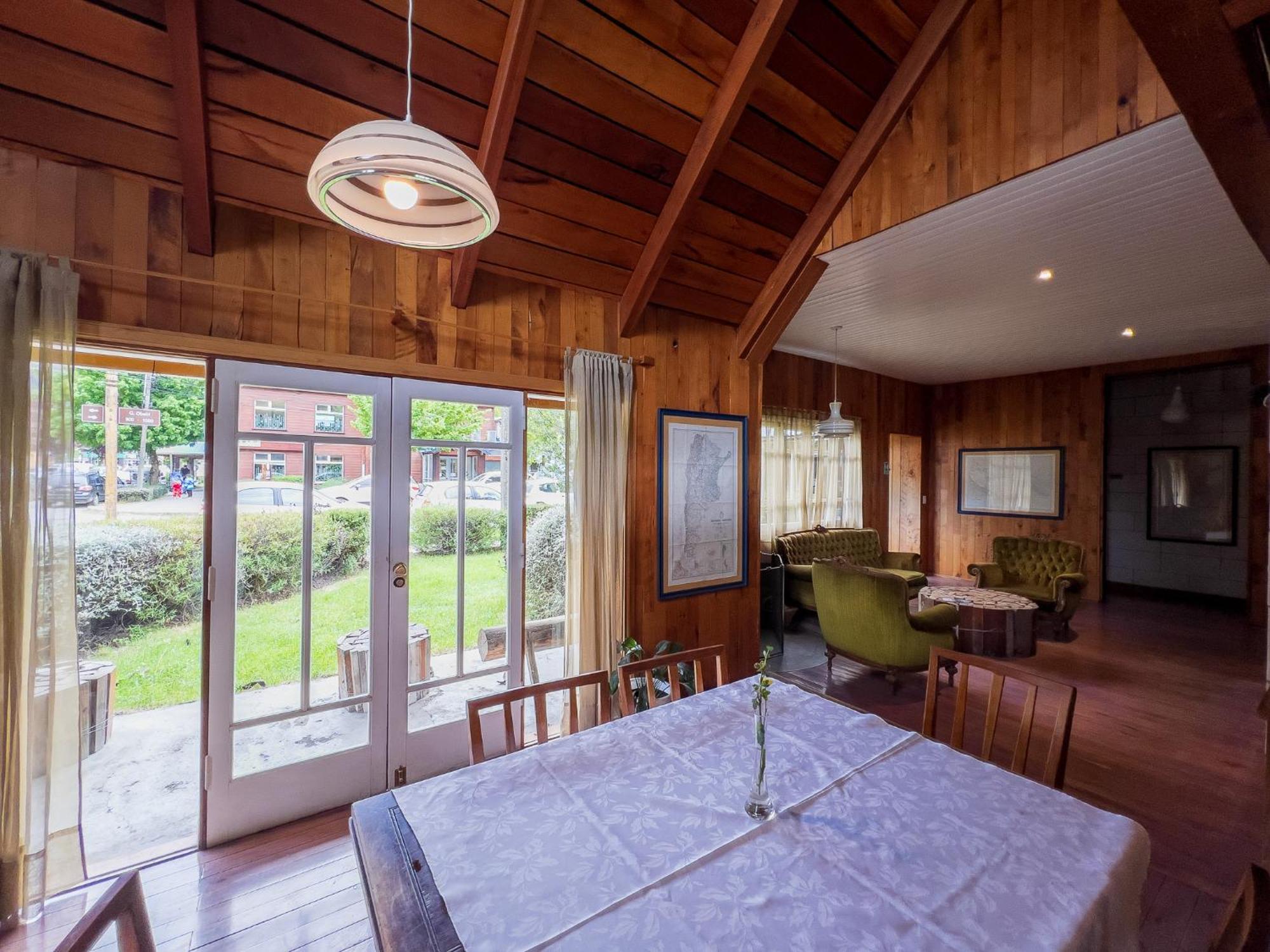 Wesley House Hosteria Boutique Сан-Мартин-де-лос-Андес Экстерьер фото
