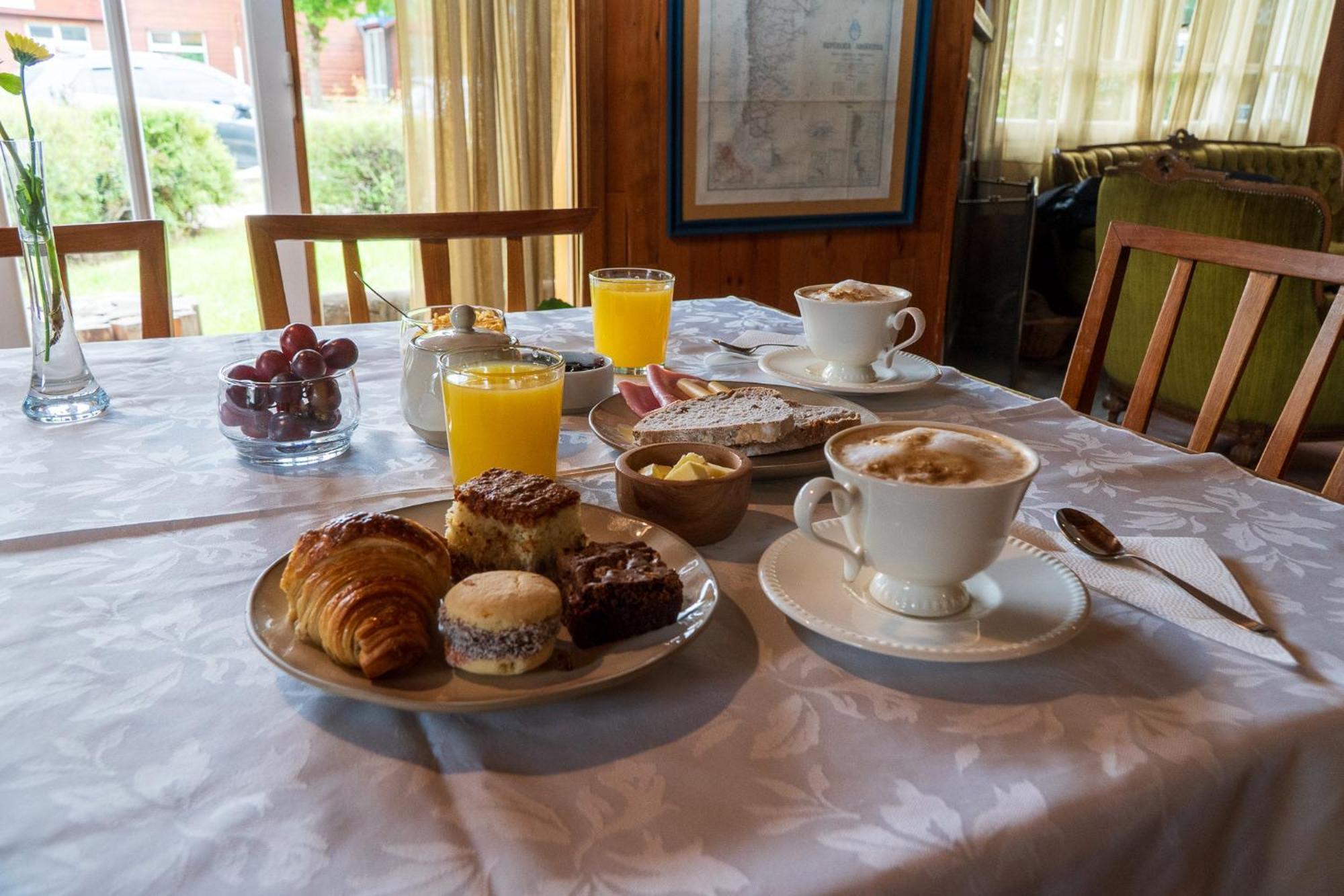 Wesley House Hosteria Boutique Сан-Мартин-де-лос-Андес Экстерьер фото