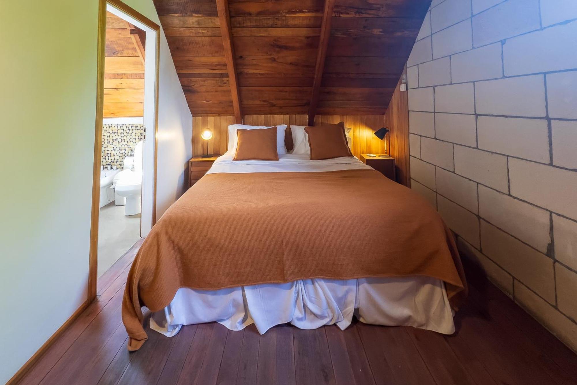 Wesley House Hosteria Boutique Сан-Мартин-де-лос-Андес Экстерьер фото