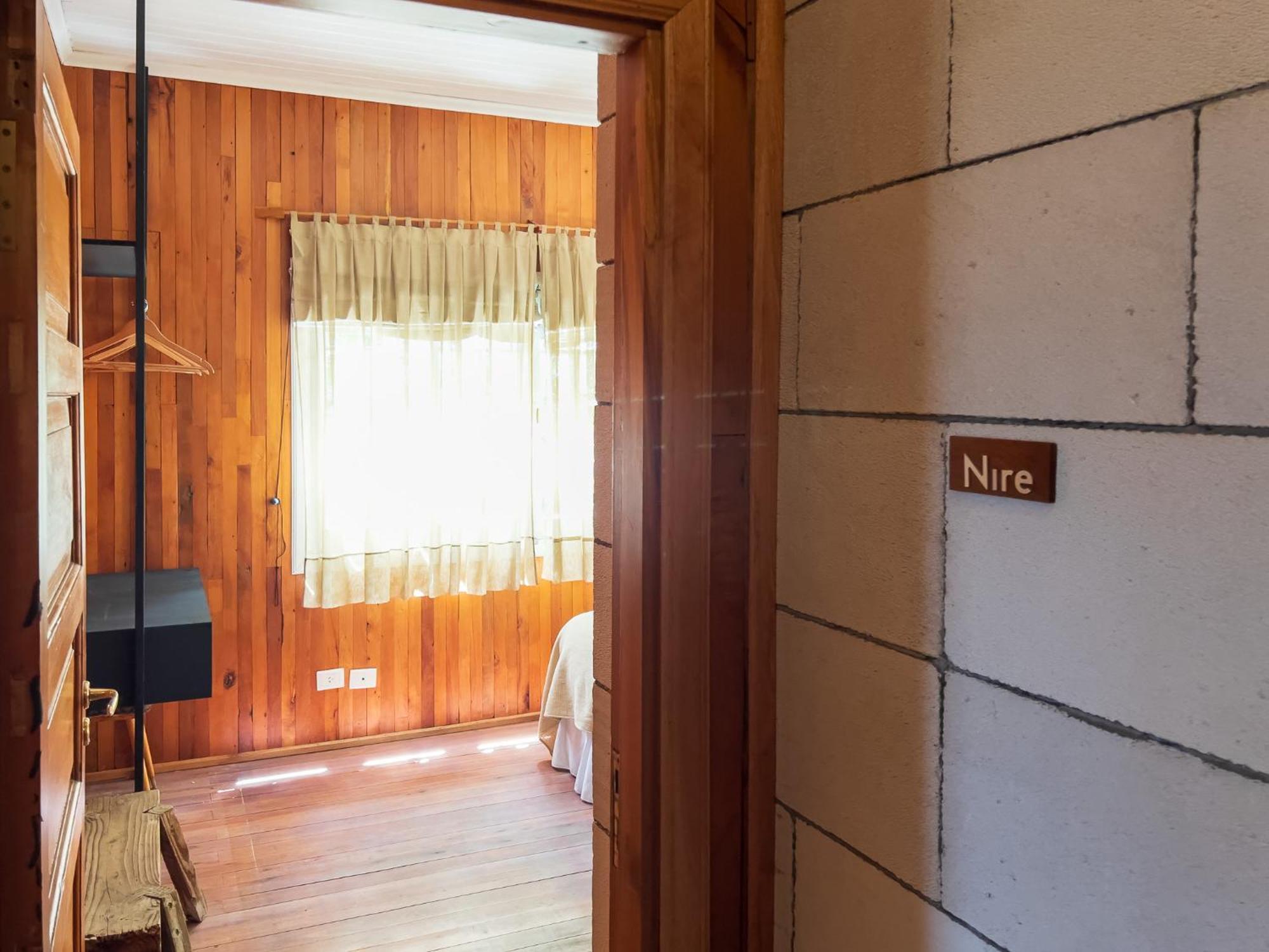 Wesley House Hosteria Boutique Сан-Мартин-де-лос-Андес Экстерьер фото