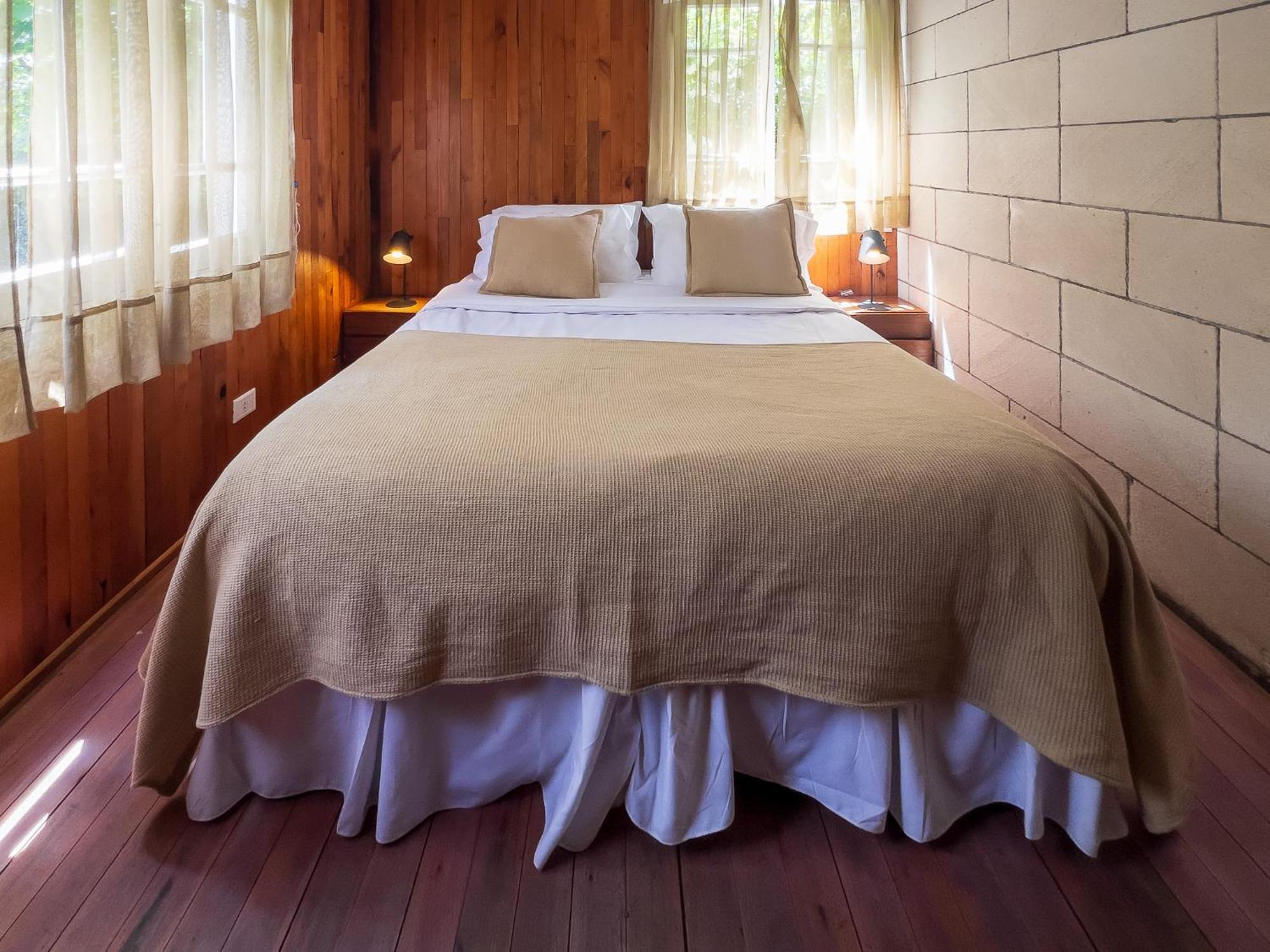 Wesley House Hosteria Boutique Сан-Мартин-де-лос-Андес Экстерьер фото