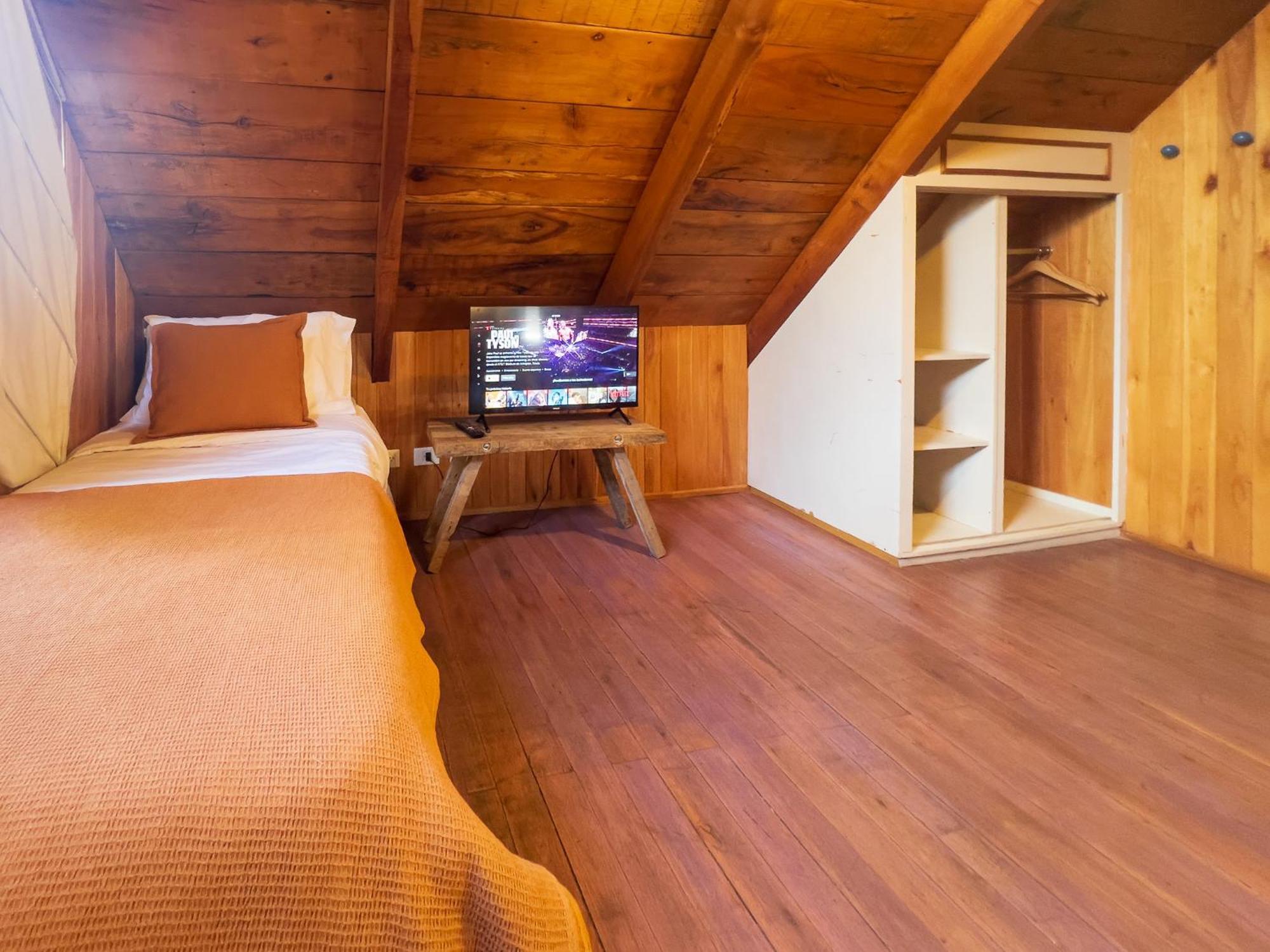 Wesley House Hosteria Boutique Сан-Мартин-де-лос-Андес Экстерьер фото